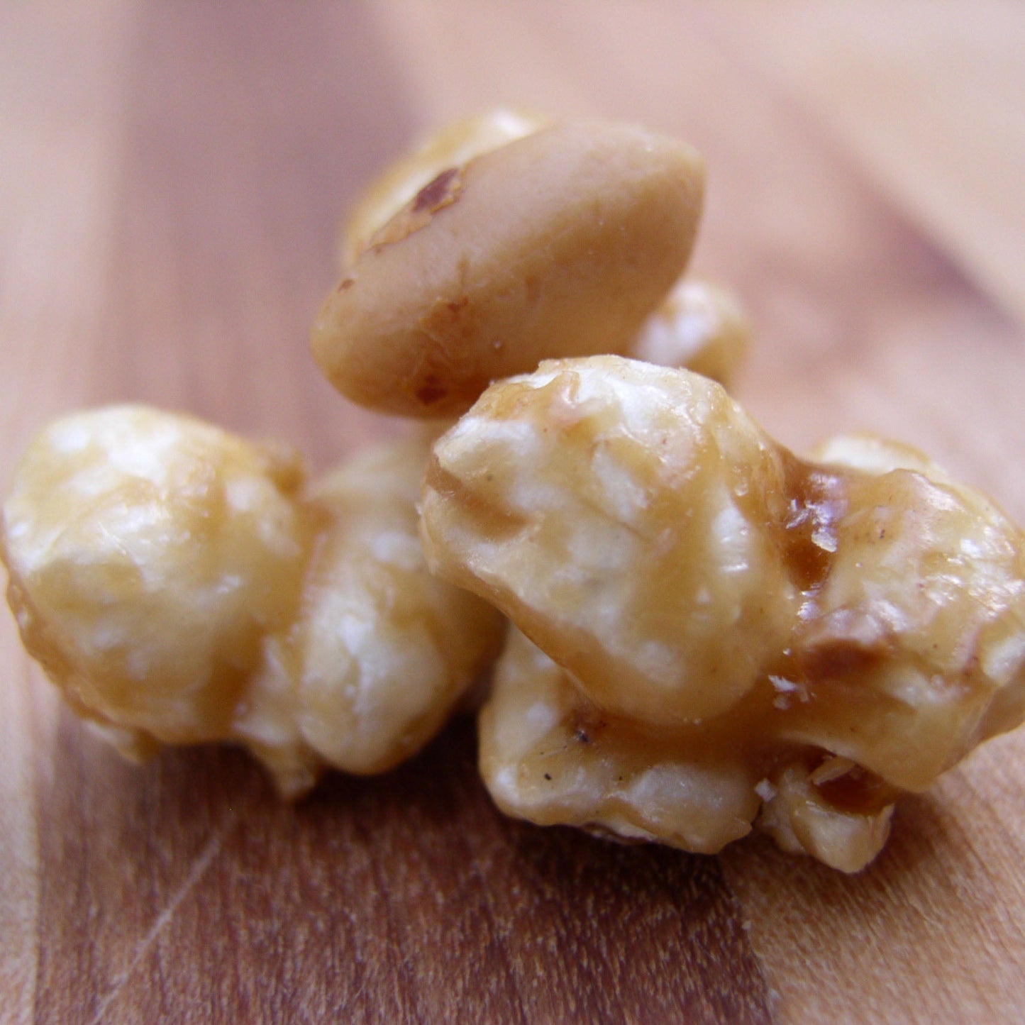 Caramel Peanut š„ Gourmet Popcorn